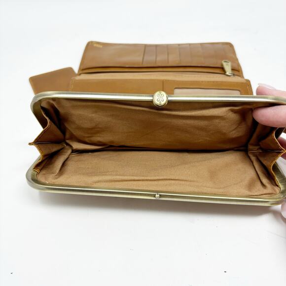 Hobo Brown Leather Tri-Fold Wallet Zipper Card Slots Attached Mirror - Picture 6 of 12